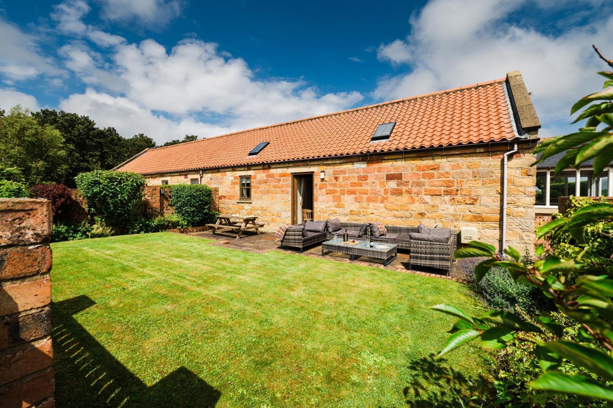 Stable Cottage Scarborough Exterior photo